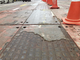 Road decking panel antislip